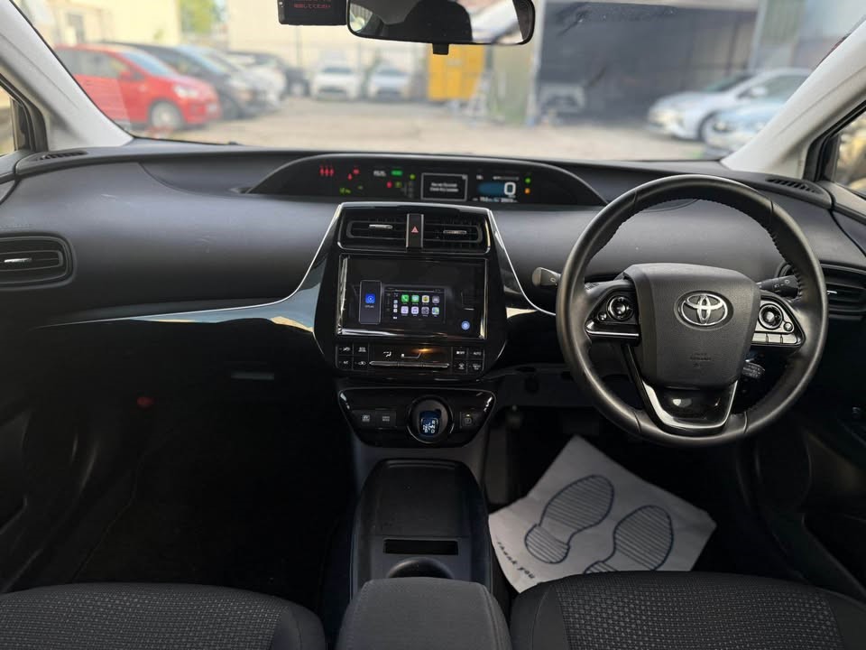 2020 Hybrid Toyota Prius Automatic