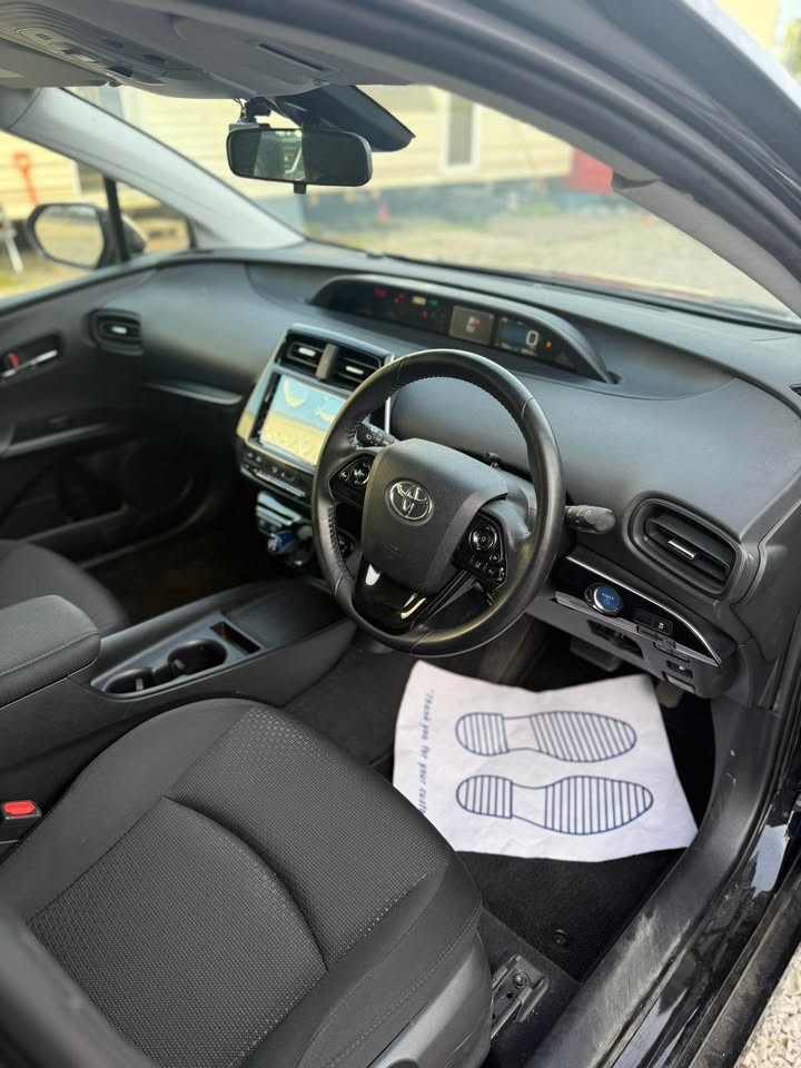 2020 Hybrid Toyota Prius Automatic