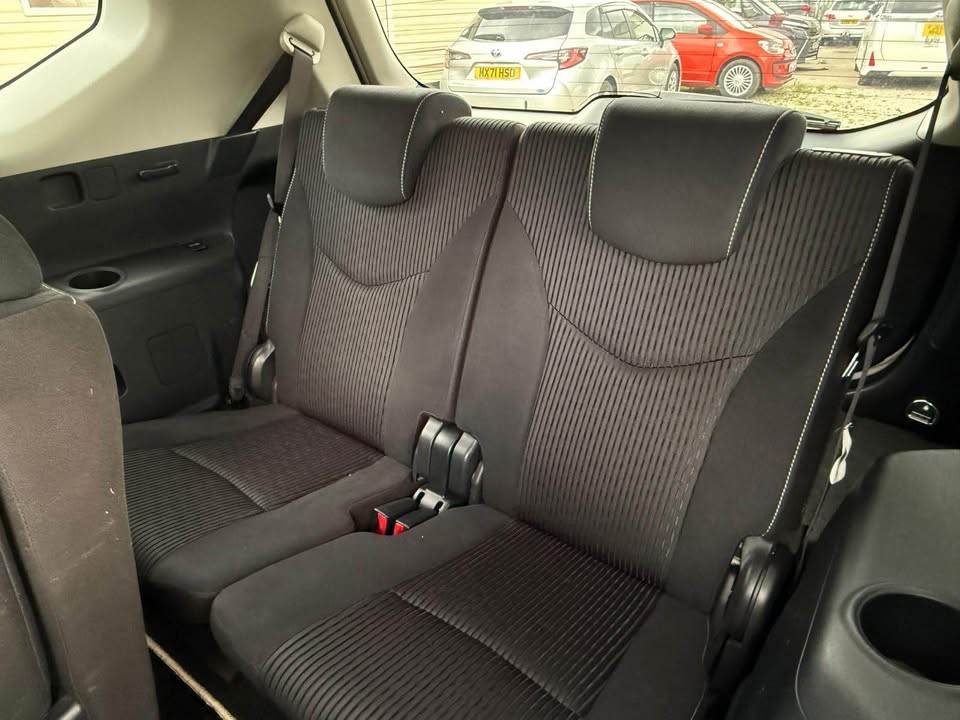 Toyota Hybrid PRIUS PLUS