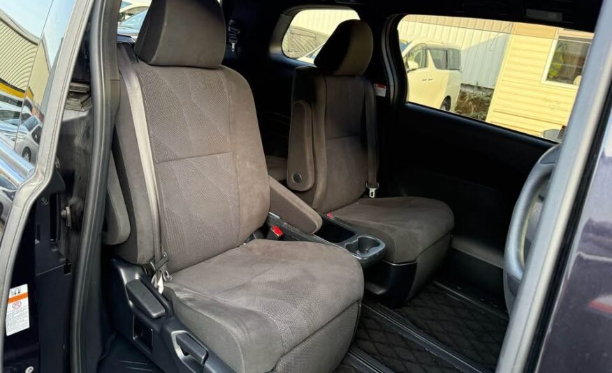 TOYOTA ESTIMA 2017