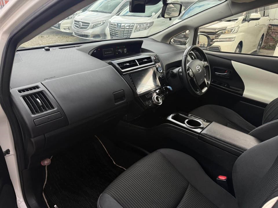 Toyota Hybrid PRIUS PLUS