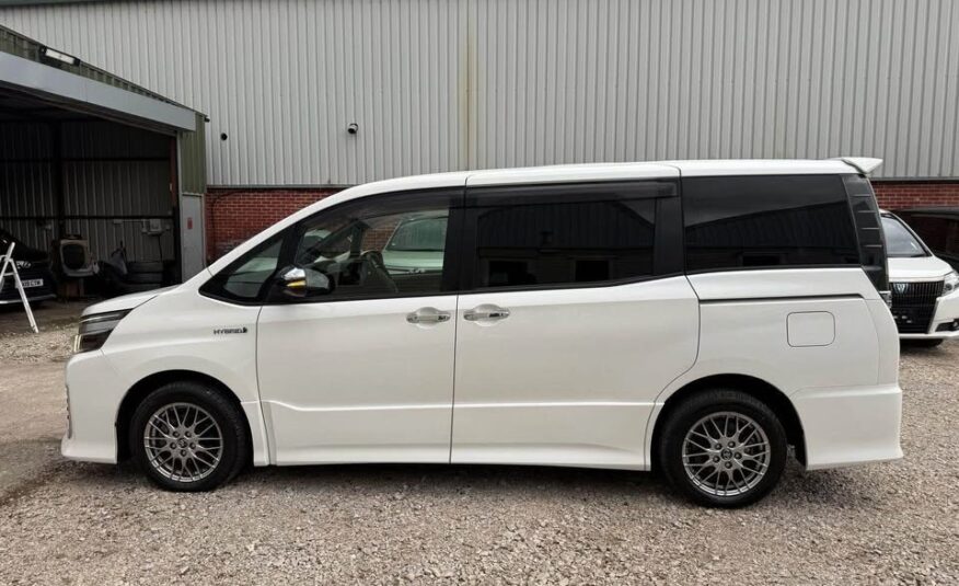 2017 Toyota VOXY