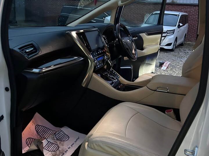 2017 Toyota ALPHARD