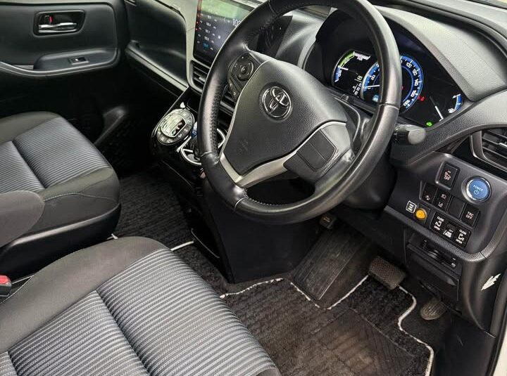 2017 Toyota VOXY