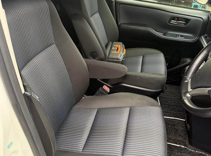 2017 Toyota VOXY