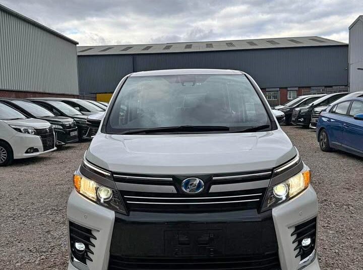 2017 Toyota VOXY