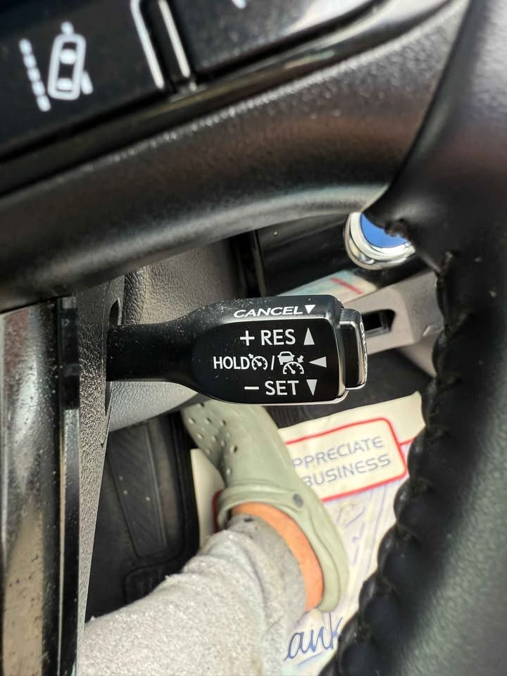 2022 Hybrid Toyota Prius Automatic