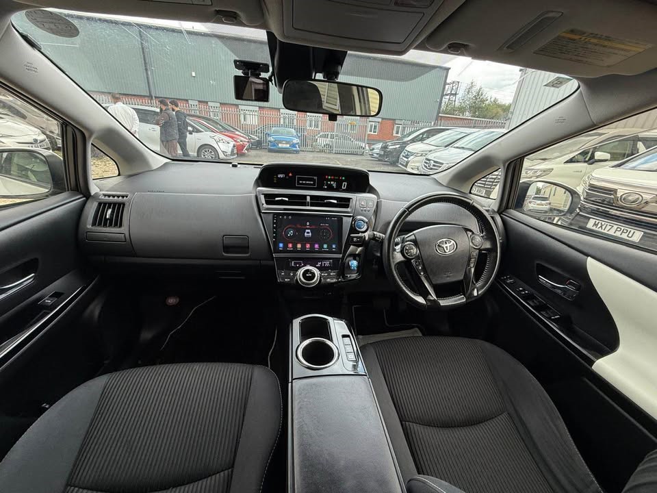 Toyota Hybrid PRIUS PLUS