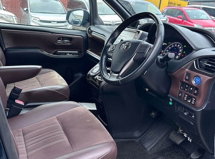 2017 Toyota Esquire