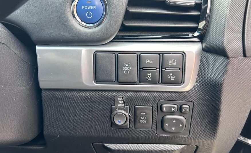 TOYOTA ESTIMA 2017