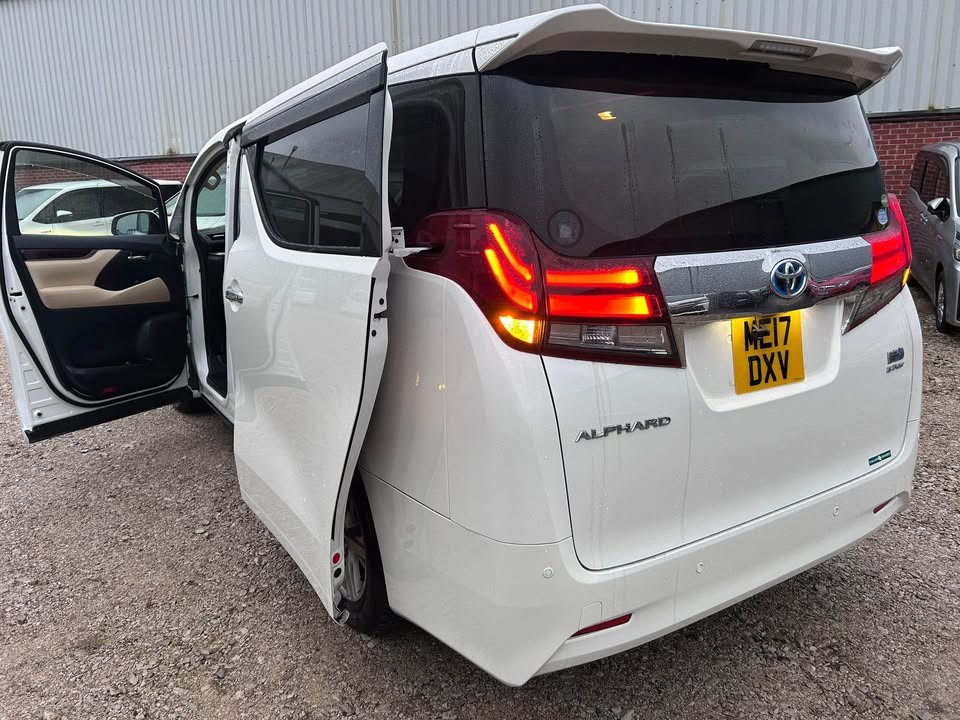 2017 TOYOTA Alphard