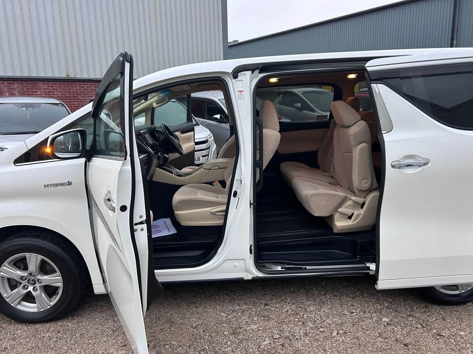 2017 TOYOTA Alphard
