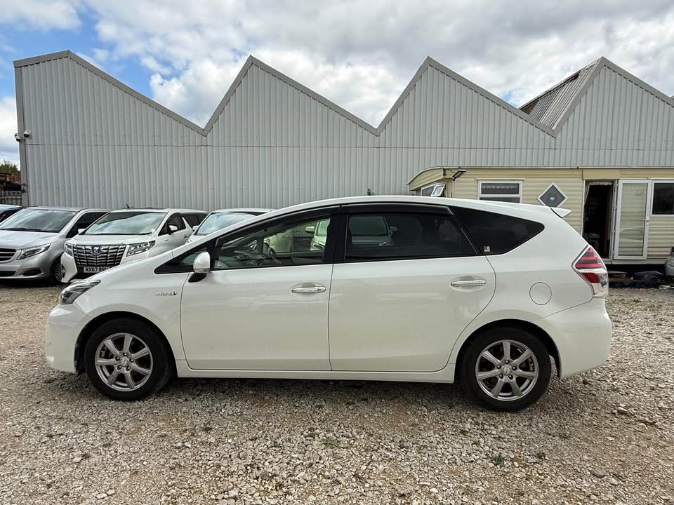 Toyota Hybrid PRIUS PLUS