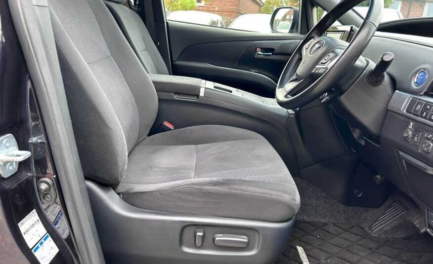 TOYOTA ESTIMA 2017