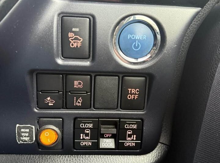 2017 Toyota VOXY