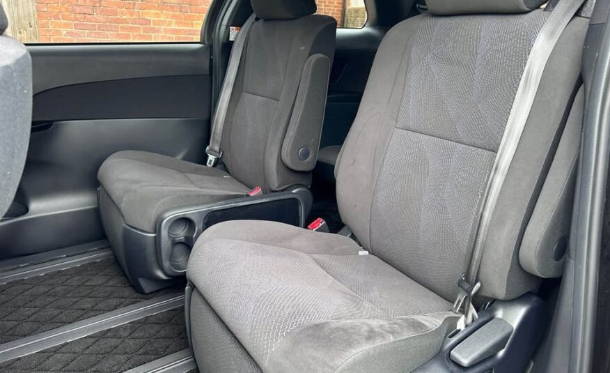 TOYOTA ESTIMA 2017