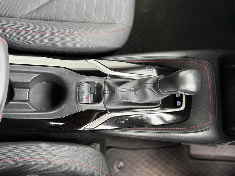 Hybrid TOYOTA COROLLA SPORTS GR