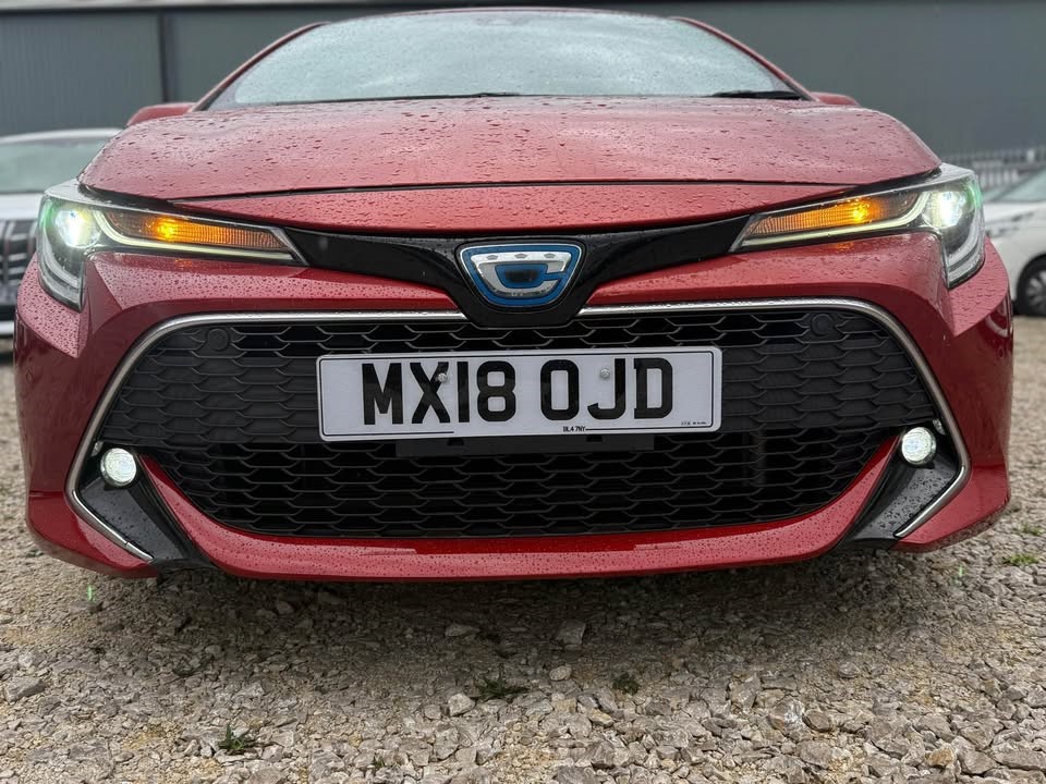 Hybrid TOYOTA COROLLA SPORTS GR