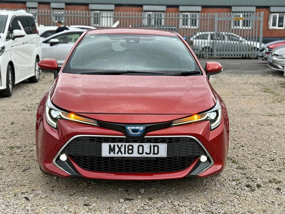 Hybrid TOYOTA COROLLA SPORTS GR