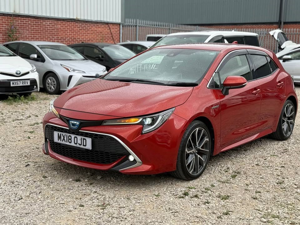 Hybrid TOYOTA COROLLA SPORTS GR