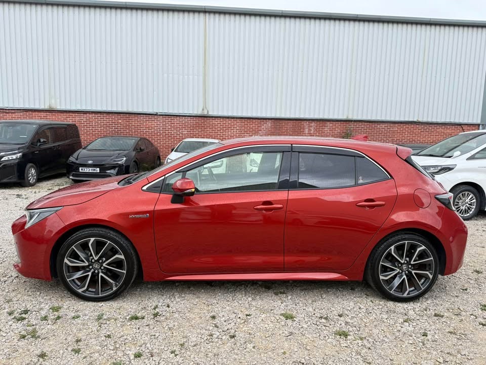 Hybrid TOYOTA COROLLA SPORTS GR