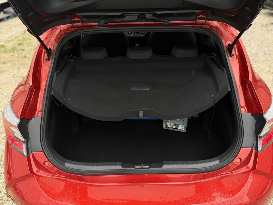 Hybrid TOYOTA COROLLA SPORTS GR