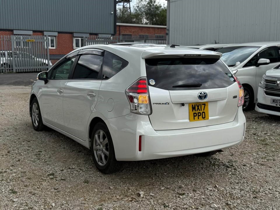Toyota Hybrid PRIUS PLUS