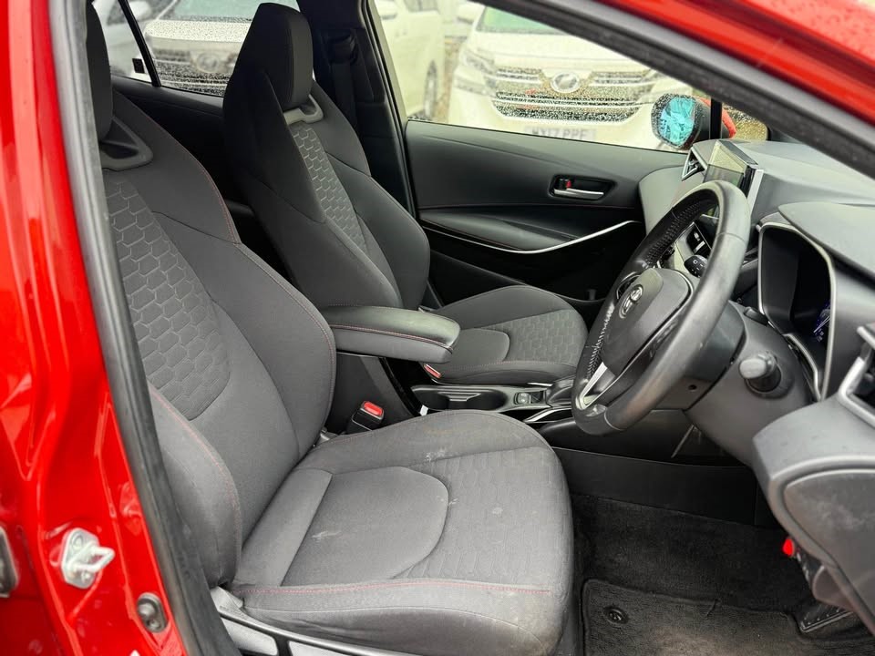 Hybrid TOYOTA COROLLA SPORTS GR