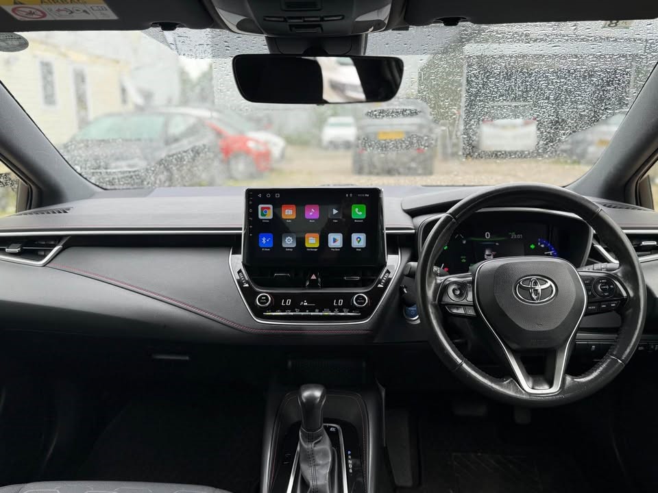 Hybrid TOYOTA COROLLA SPORTS GR